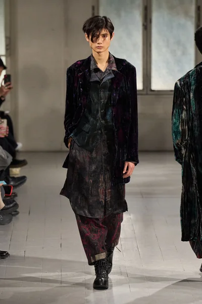 Look 15